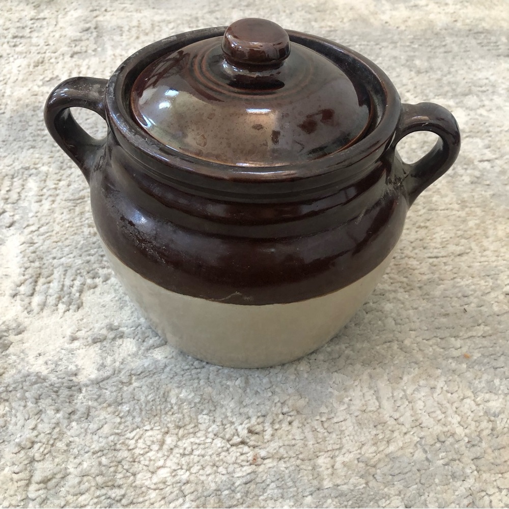 Vintage round Bean/Soup pottery Pot two tones Monmouth handles with lid